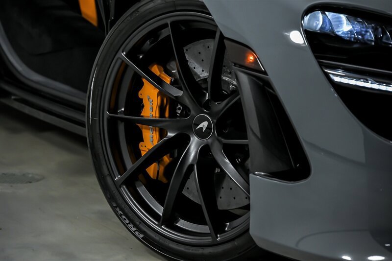 Used 2023 McLaren 720S Spider RWD image 4