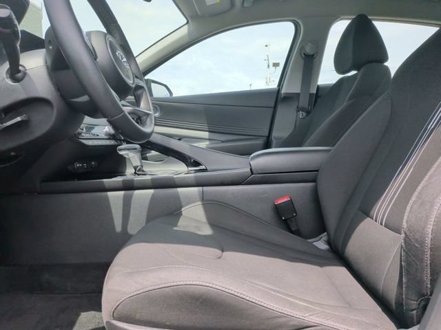 Used 2023 Hyundai Elantra SEL w/ Convenience Package FWD image 13