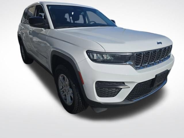 Used 2023 Jeep Grand Cherokee Laredo w/ Luxury Tech Group I