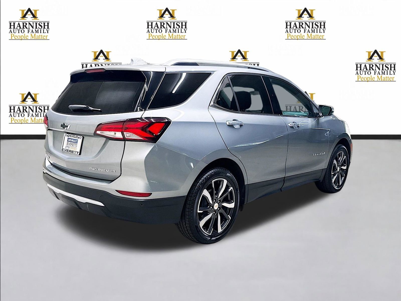 Used 2023 Chevrolet Equinox Premier AWD/4WD image 6