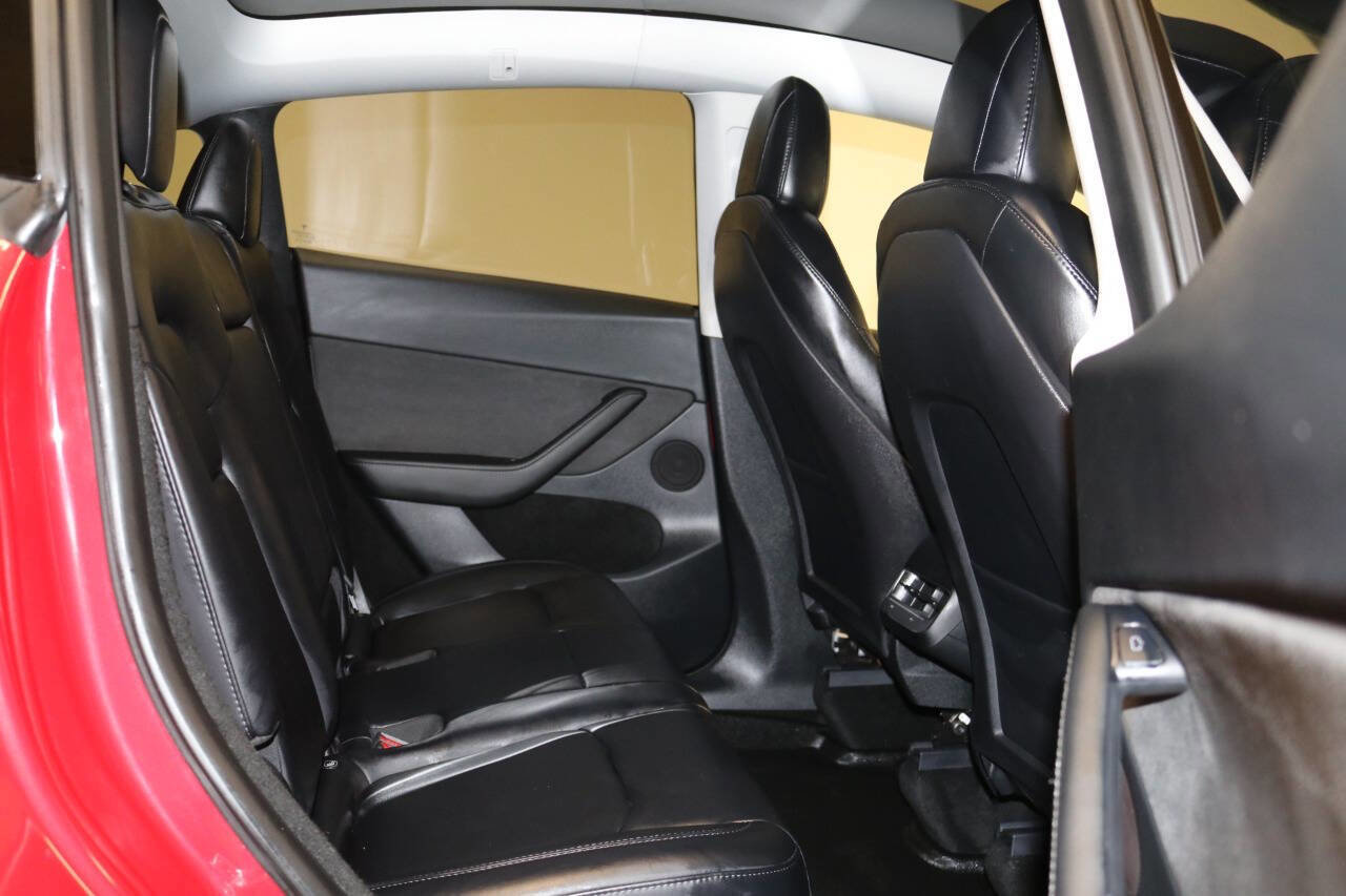 Used 2023 Tesla Model Y Performance image 18