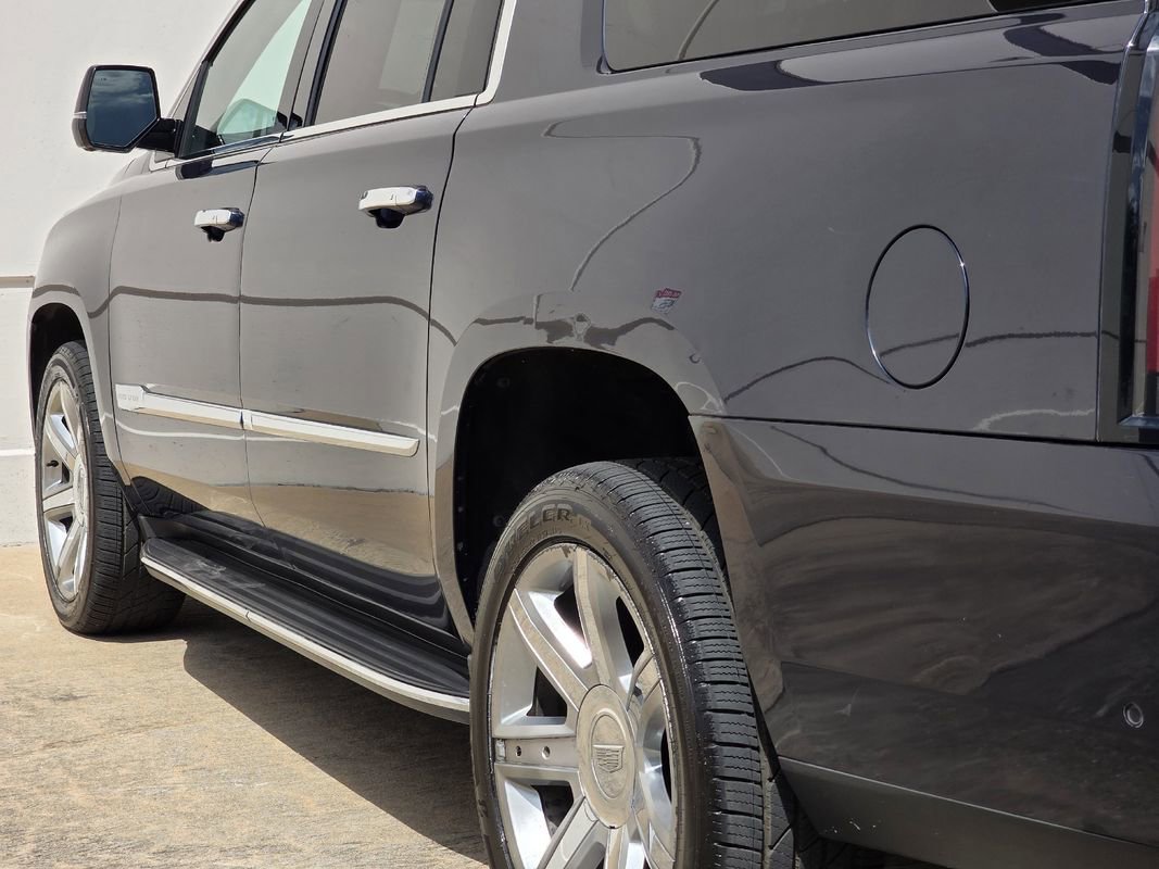 Used 2017 Cadillac Escalade ESV Luxury image 45