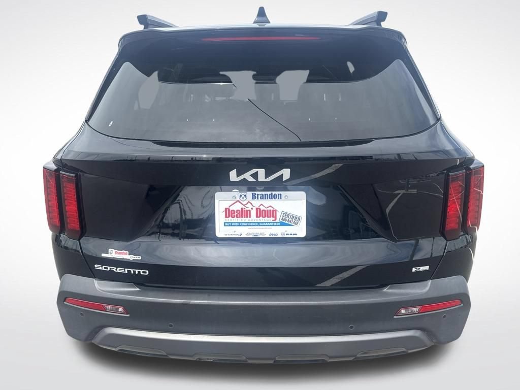 Used 2023 Kia Sorento S AWD/4WD image 4