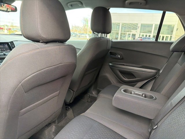 Used 2022 Chevrolet Trax LS w/ Tint and Cruise Package image 28