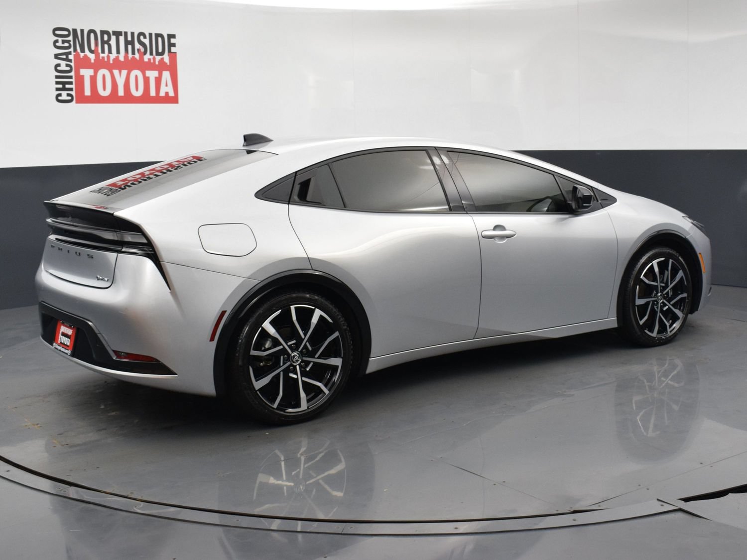 Used 2026 Toyota Prius Plug-In Hybrid FWD image 4