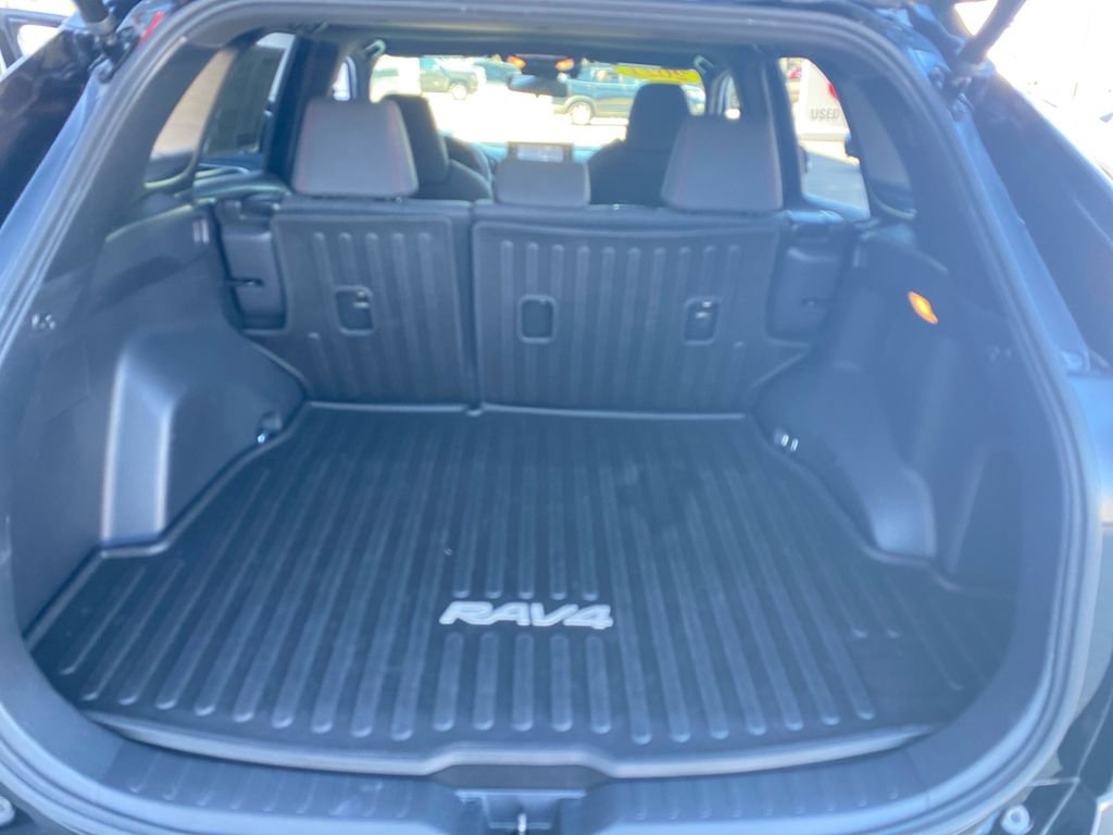 Used 2021 Toyota RAV4 SE w/ Weather & Moonroof Package image 30