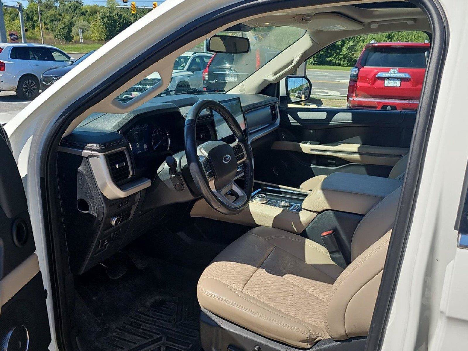 Used 2022 Ford Expedition Max XLT AWD/4WD image 22