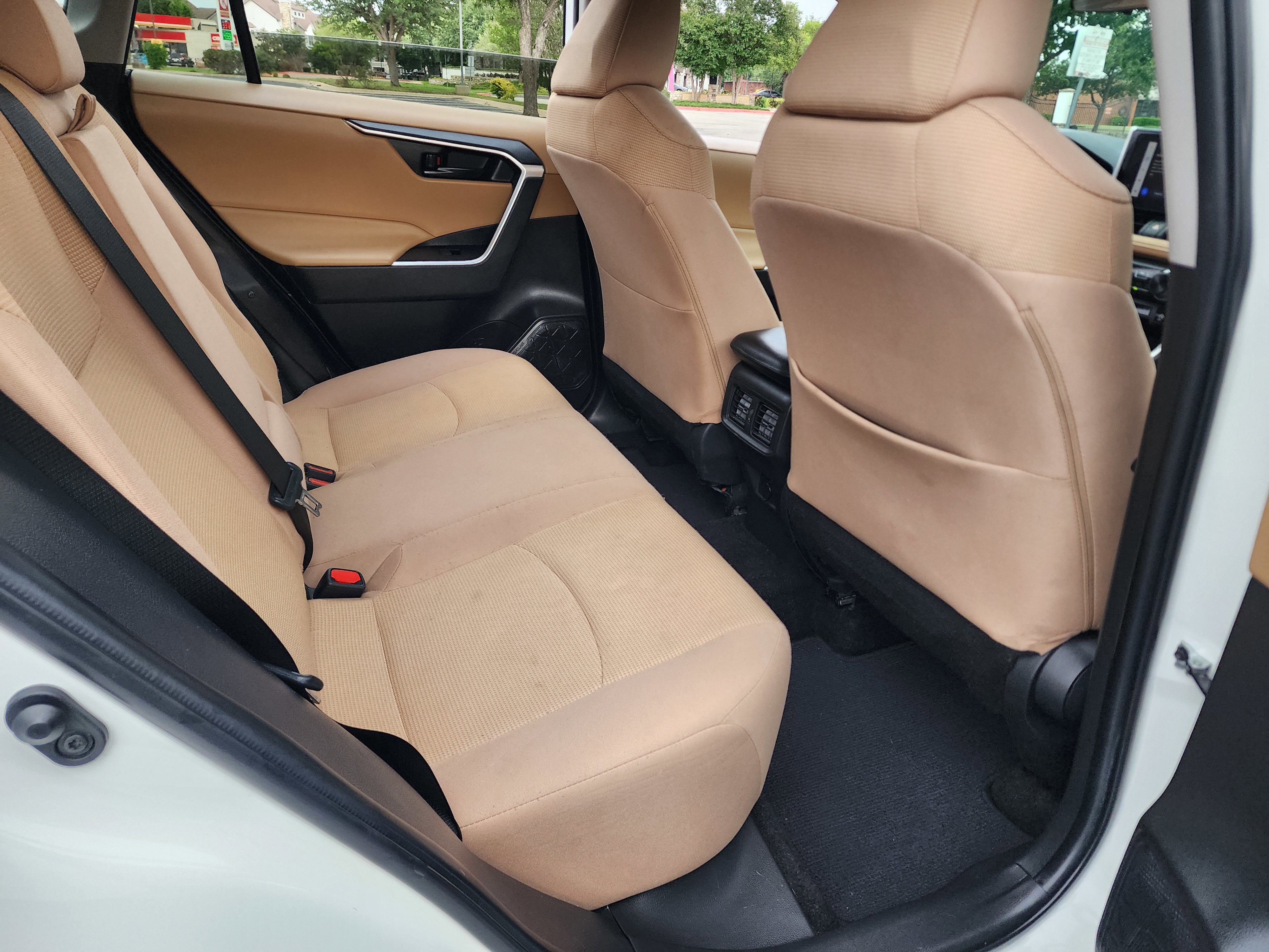 Used 2023 Toyota RAV4 LE AWD/4WD image 17