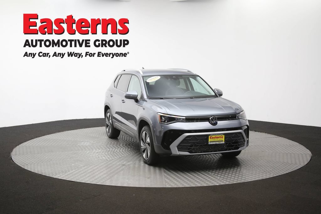 Used 2025 Volkswagen Taos SE AWD/4WD image 49