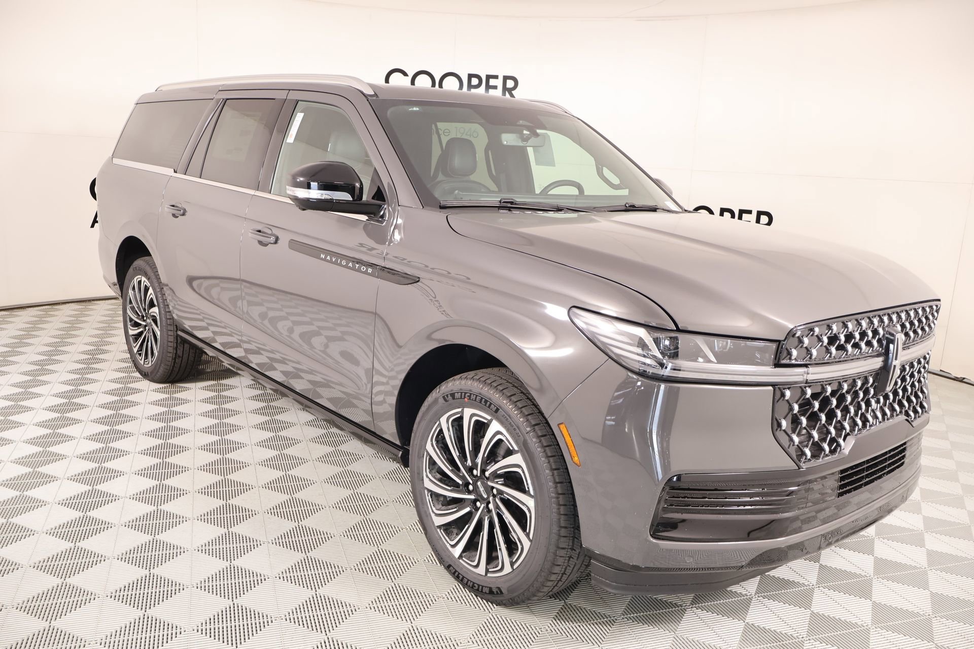 New 2026 Lincoln Navigator L Black Label AWD/4WD image 1