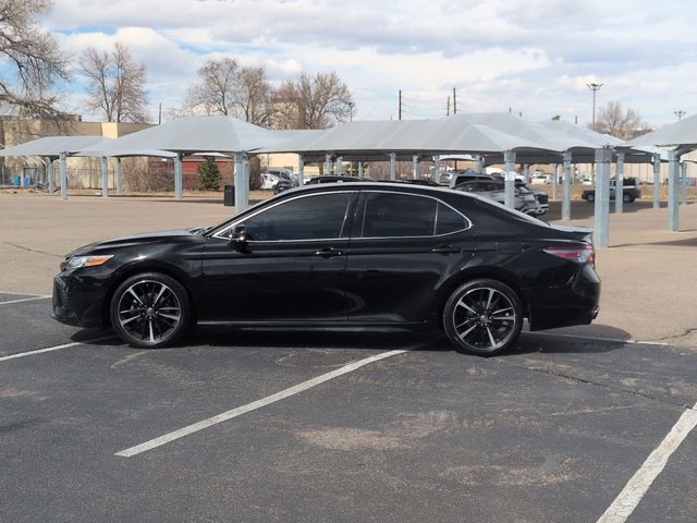 Used 2018 Toyota Camry XSE image 9