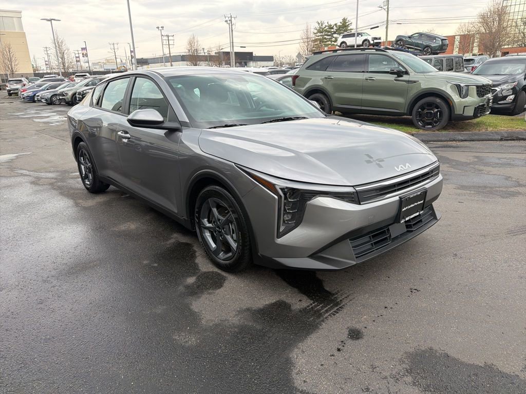 Used 2025 Kia K4 LXS image 4