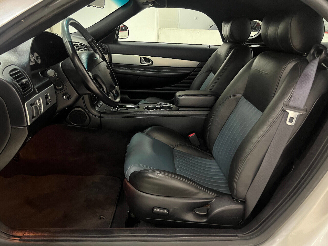 Used 2005 Ford Thunderbird Deluxe image 81