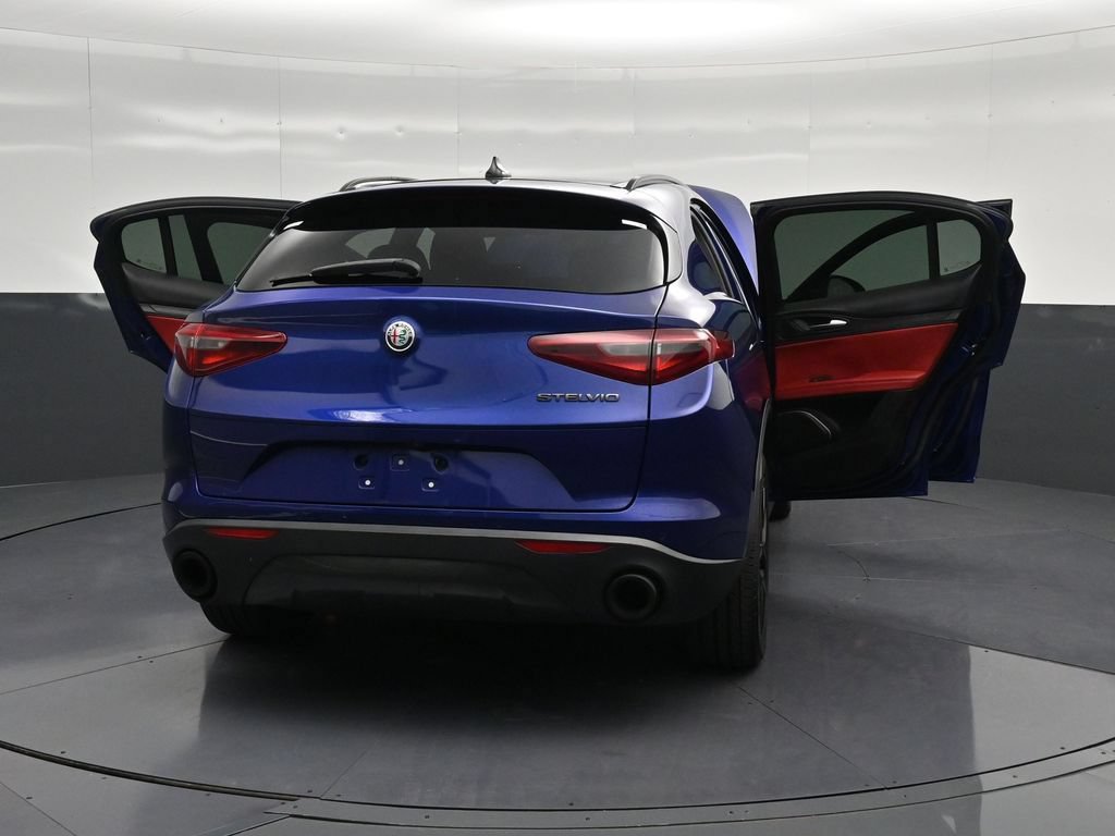 Used 2020 Alfa Romeo Stelvio w/ Nero Edizione RWD image 24