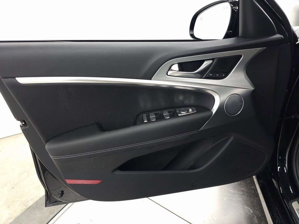 New 2026 Genesis G70 2.5T Prestige image 10