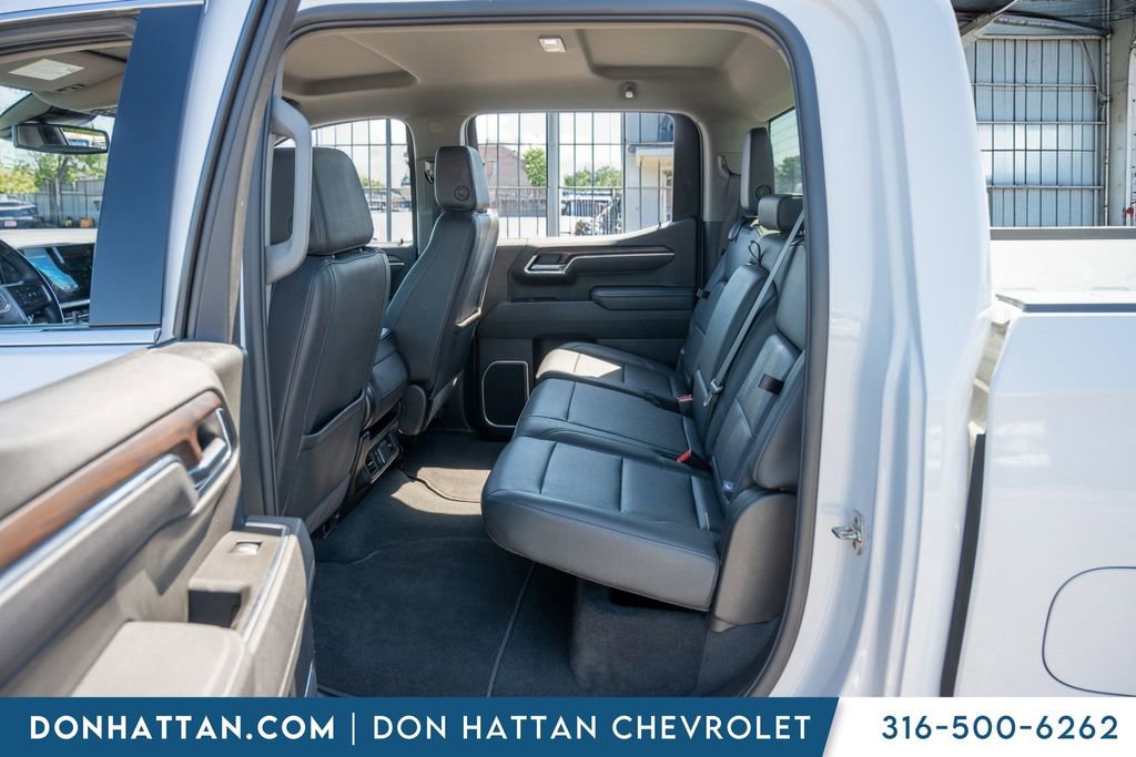 Used 2025 GMC Sierra 1500 SLT AWD/4WD image 23