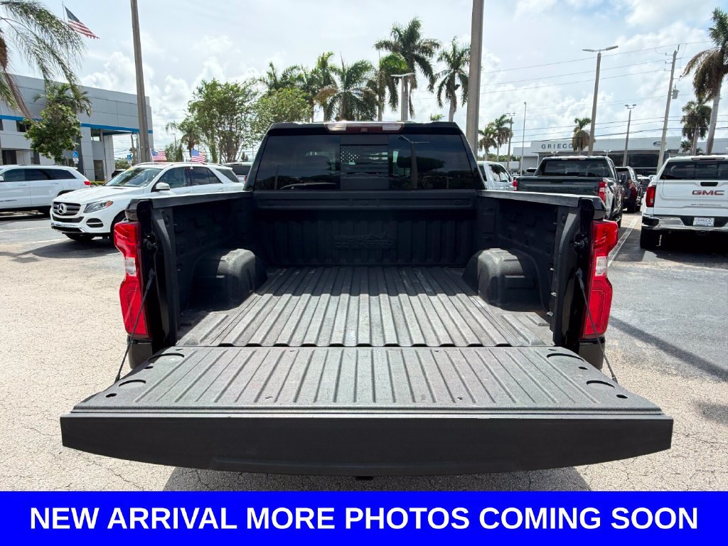 Used 2019 Chevrolet Silverado 1500 High Country w/ Technology Package AWD/4WD image 15