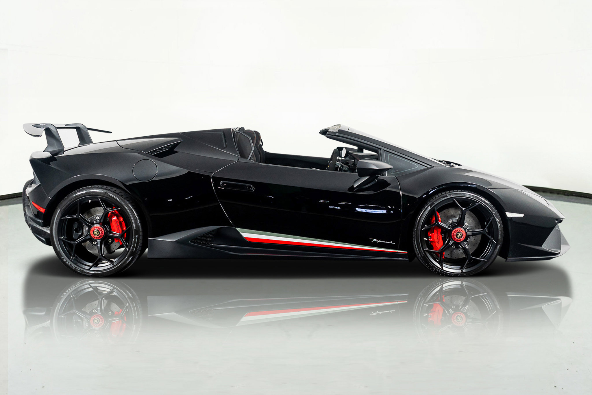 Used 2018 Lamborghini Huracan Performante image 6