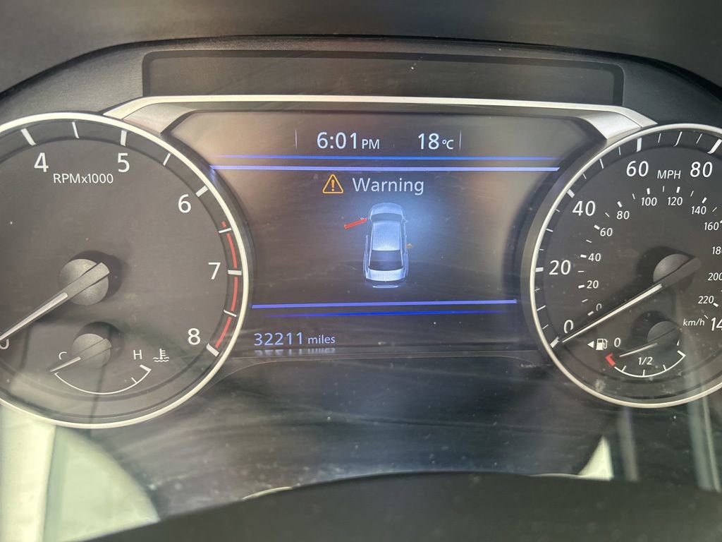 Used 2025 Nissan Altima 2.5 SV FWD image 3