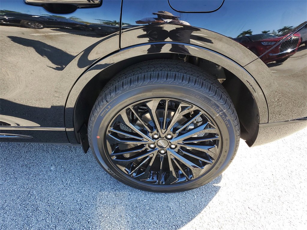 New 2026 Lincoln Corsair Premiere image 8