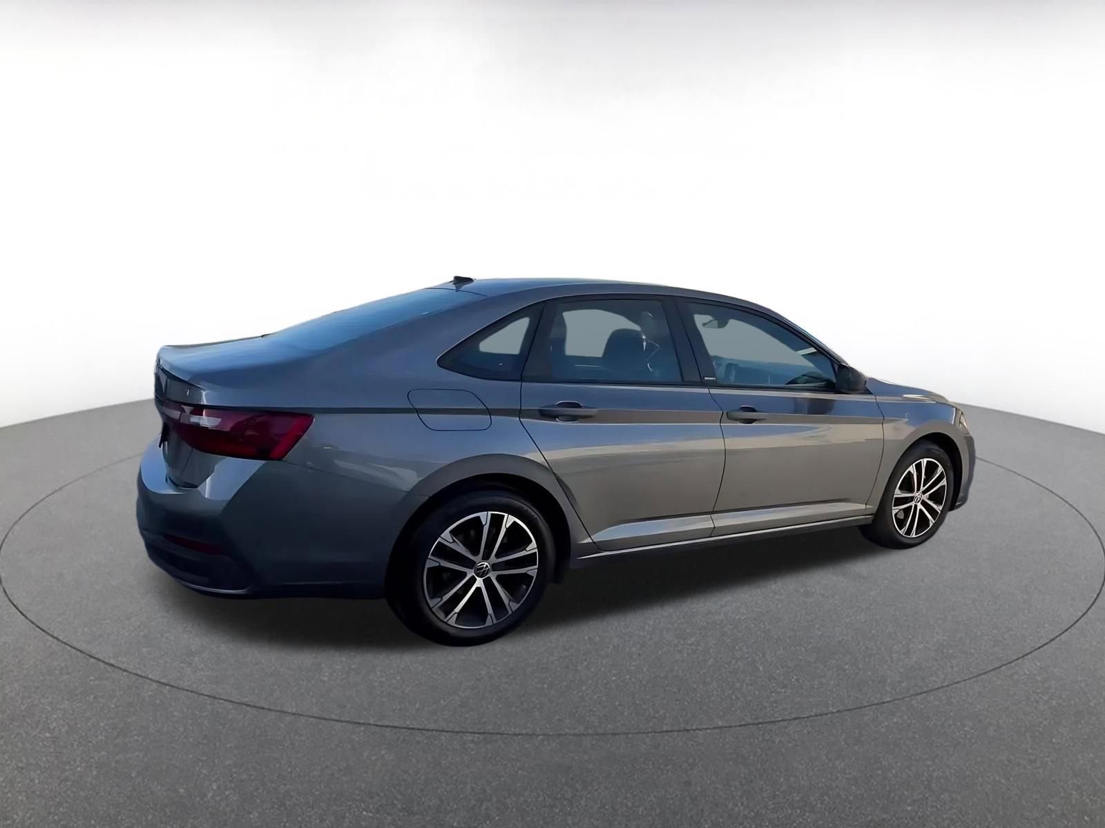 Used 2025 Volkswagen Jetta Sport image 14