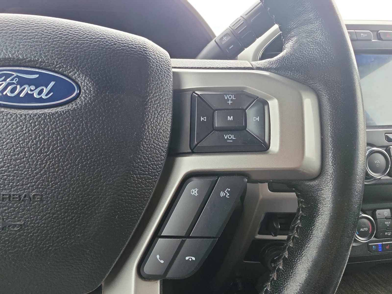 Used 2020 Ford F250 Lariat w/ Lariat Ultimate Package AWD/4WD image 13