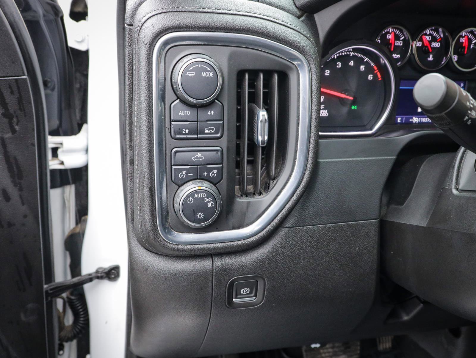 Used 2021 Chevrolet Silverado 1500 LT w/ Bed Protection Package image 21