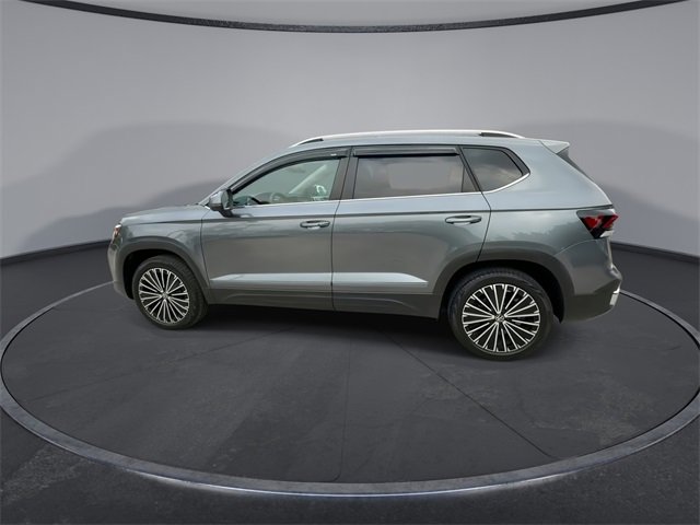 Used 2025 Volkswagen Taos SE image 5