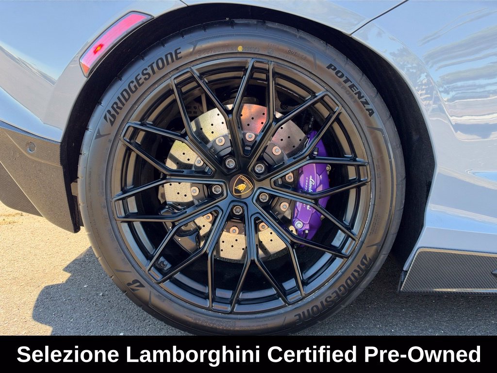 Used 2025 Lamborghini Revuelto AWD/4WD image 23