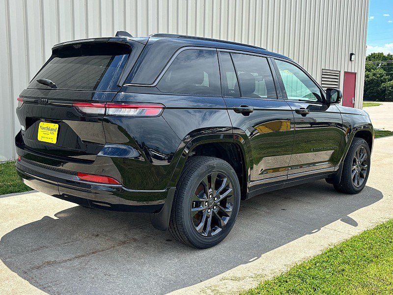New 2026 Jeep Grand Cherokee Limited AWD/4WD image 4