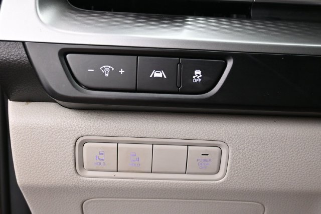 Used 2024 Kia Carnival LX FWD image 22