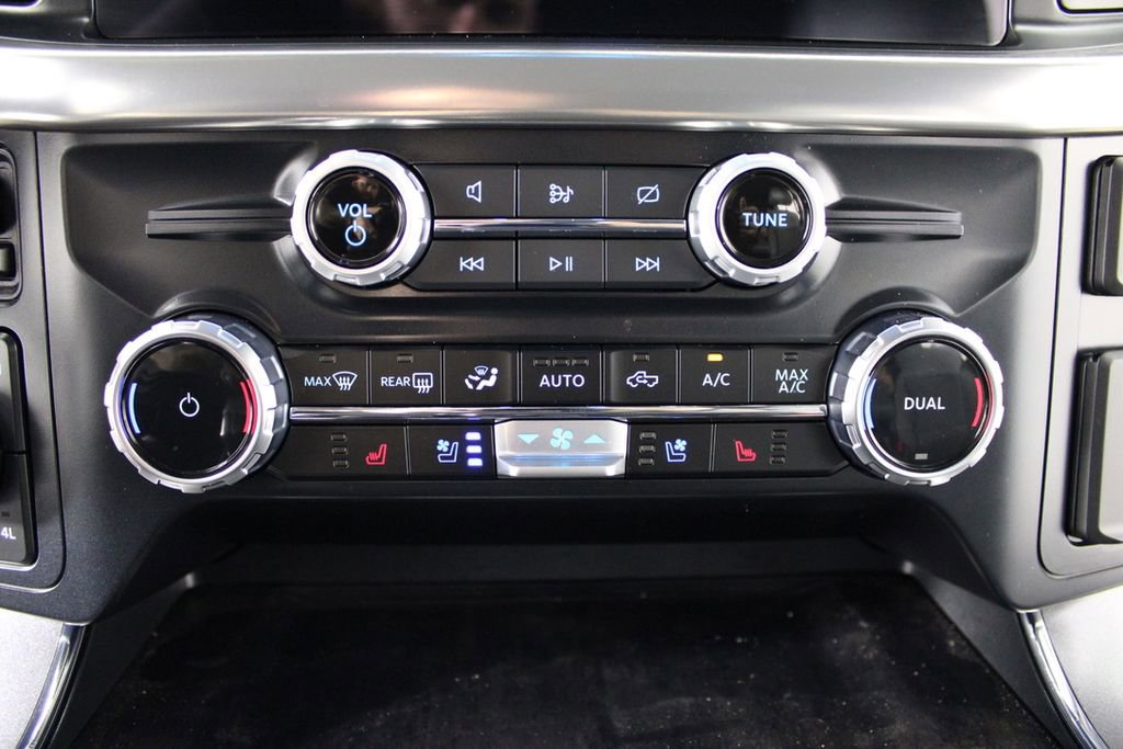 Used 2023 Ford F150 Lariat w/ Trailer Tow Package image 23