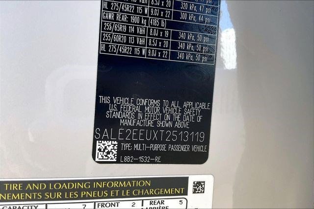 New 2026 Land Rover Defender 110 X-Dynamic SE image 8