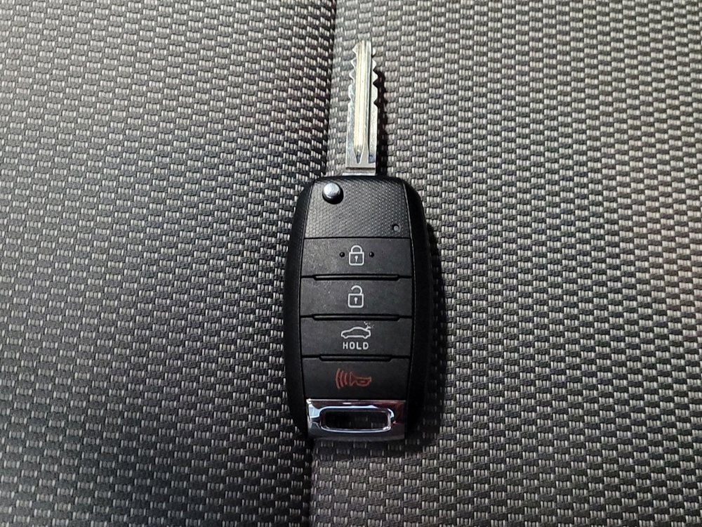 Used 2017 Kia Forte LX image 32