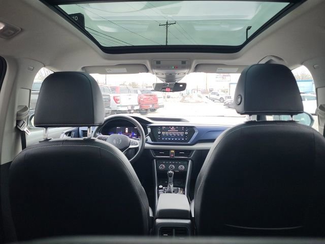 Used 2023 Volkswagen Taos SE w/ Panoramic Sunroof Package image 2