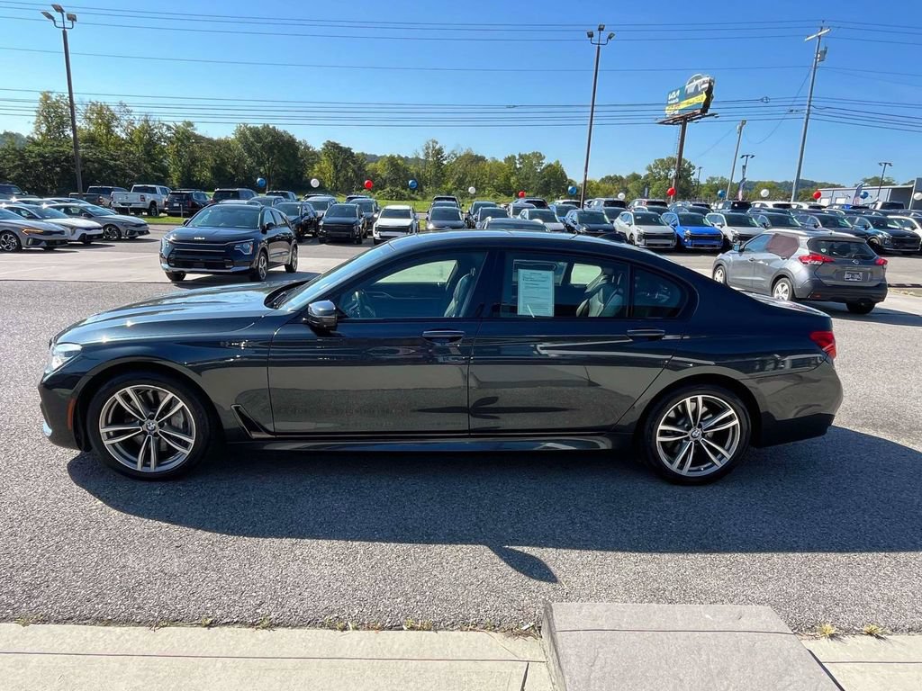 Used 2019 BMW 750i xDrive w/ Executive Package AWD/4WD image 31