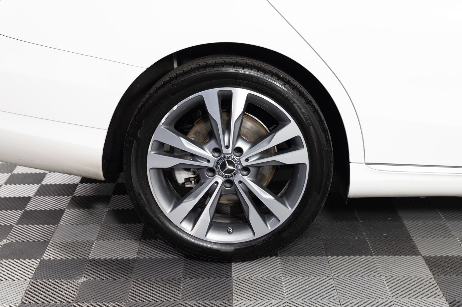 Used 2018 Mercedes-Benz C 300 4MATIC Sedan w/ Premium Package image 38