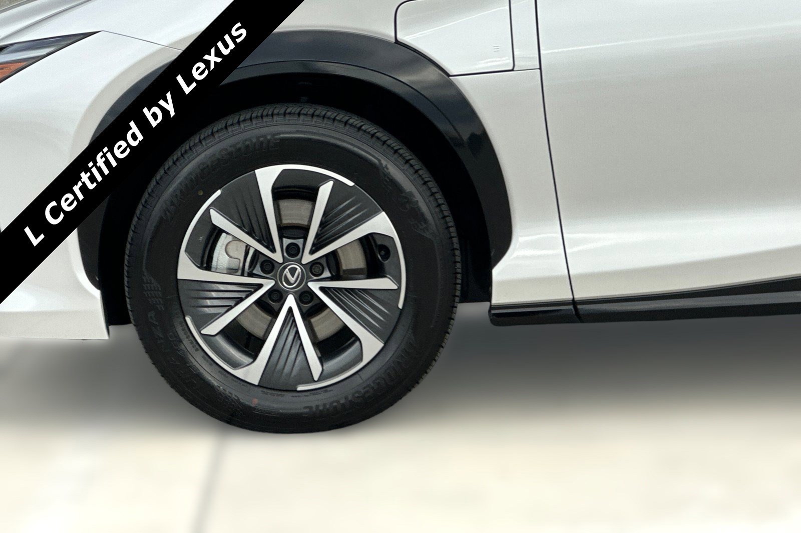 Used 2025 Lexus RZ 300e image 13