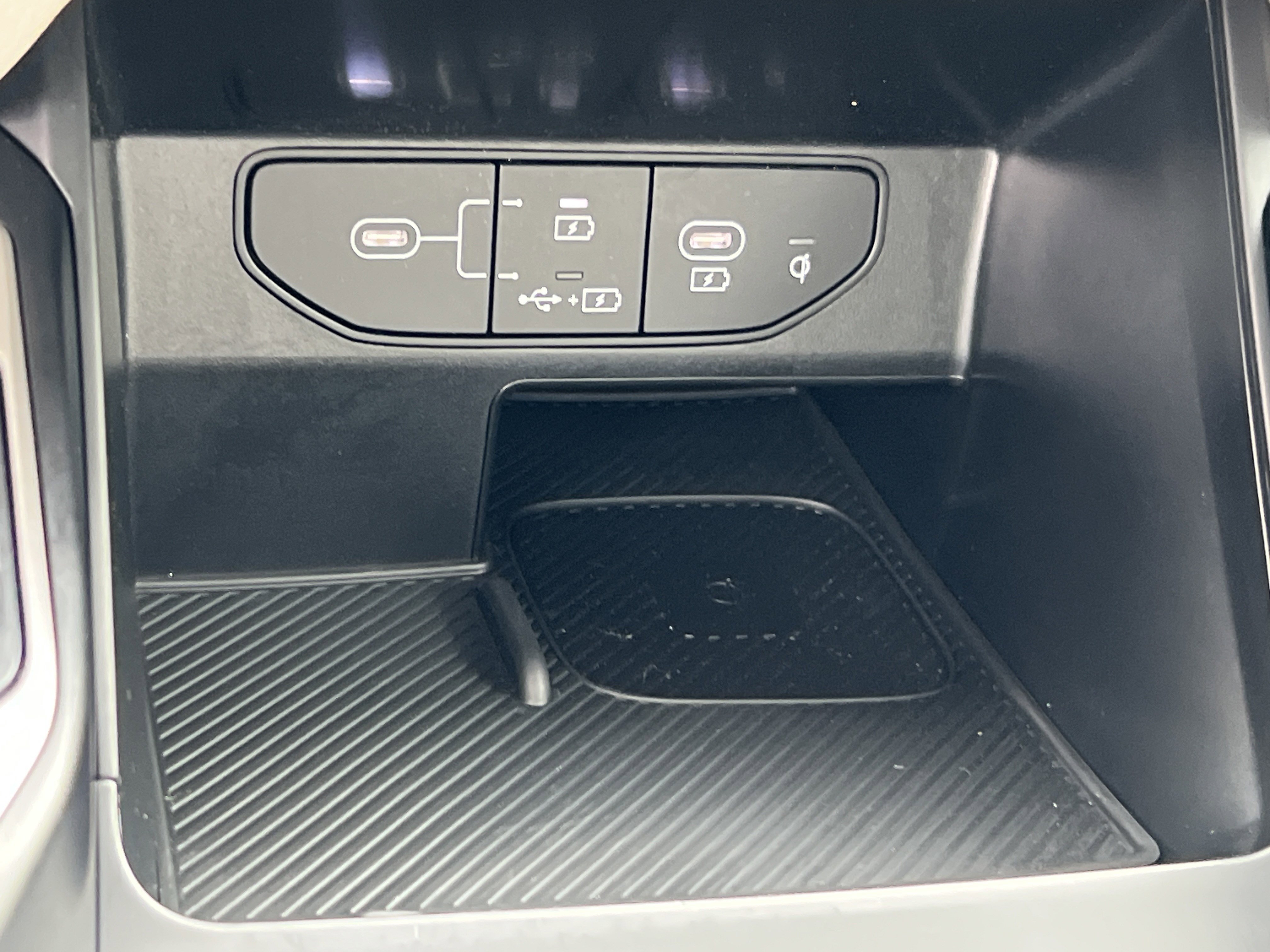 Certified 2025 Kia Sorento S w/ Panoramic Sunroof Package image 35