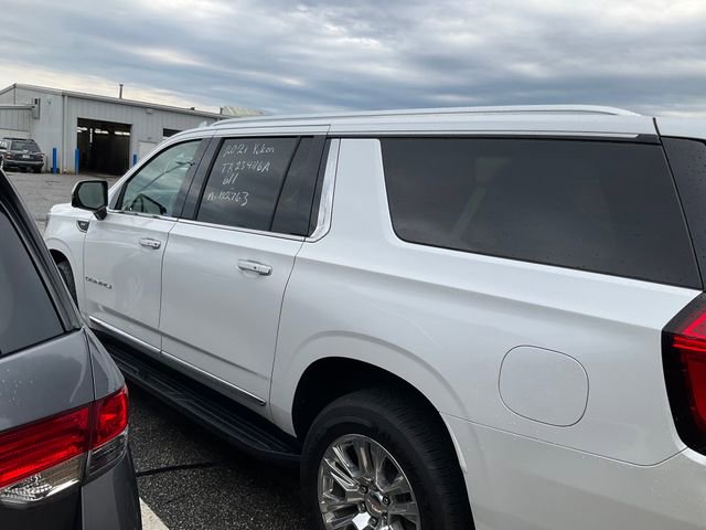 Used 2021 GMC Yukon XL Denali AWD/4WD image 4