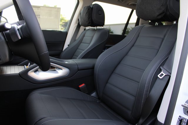 New 2026 Mercedes-Benz GLS 450 4MATIC image 32
