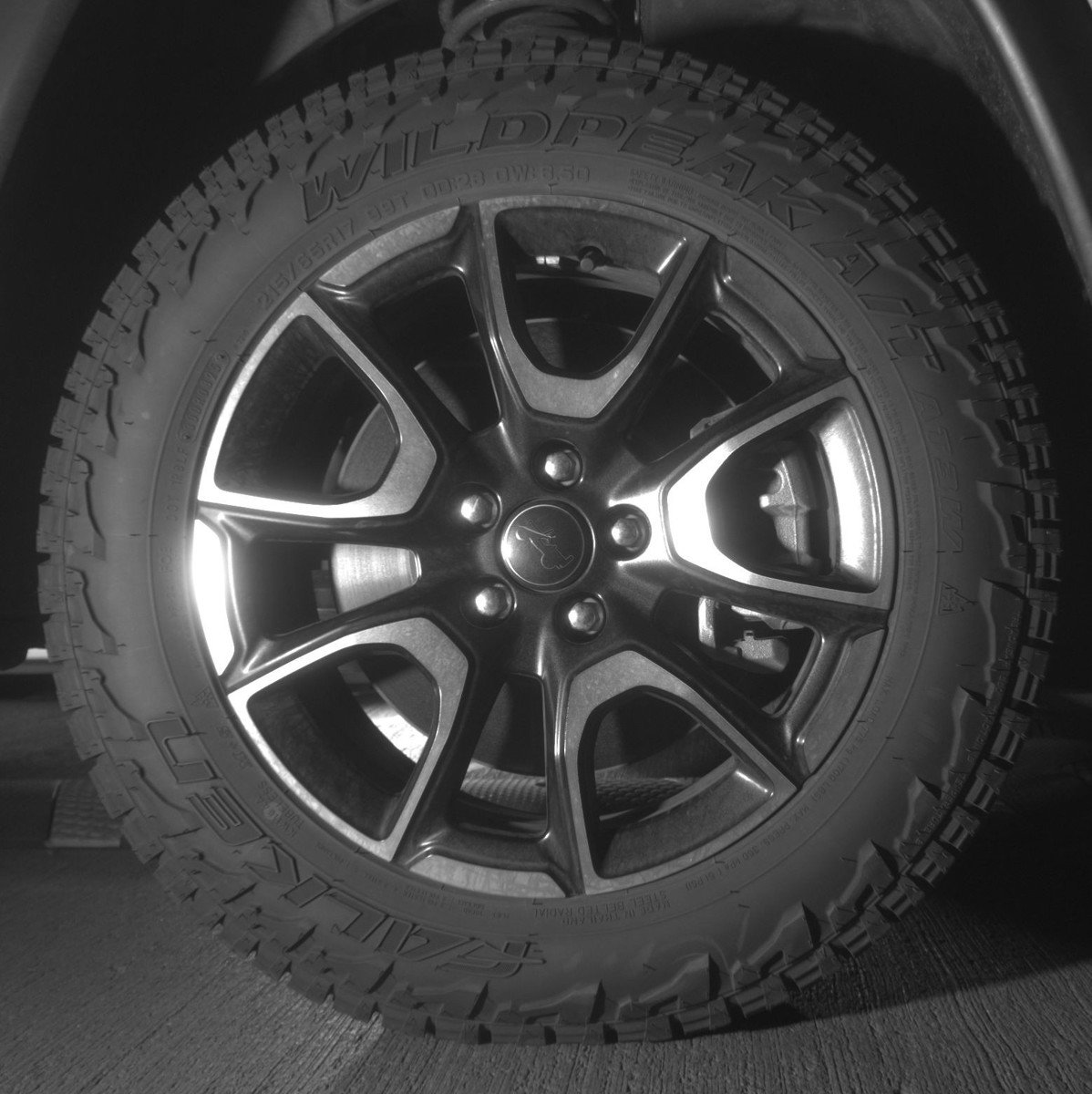 Used 2025 Jeep Compass Trailhawk image 13