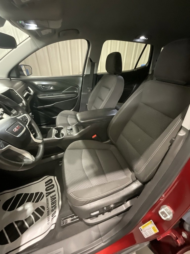 Used 2023 GMC Terrain SLE w/ Driver Convenience Package image 10