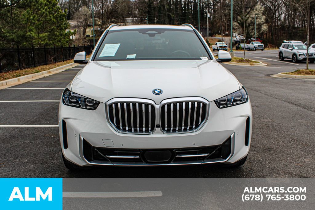 Used 2025 BMW X5 xDrive50e image 10