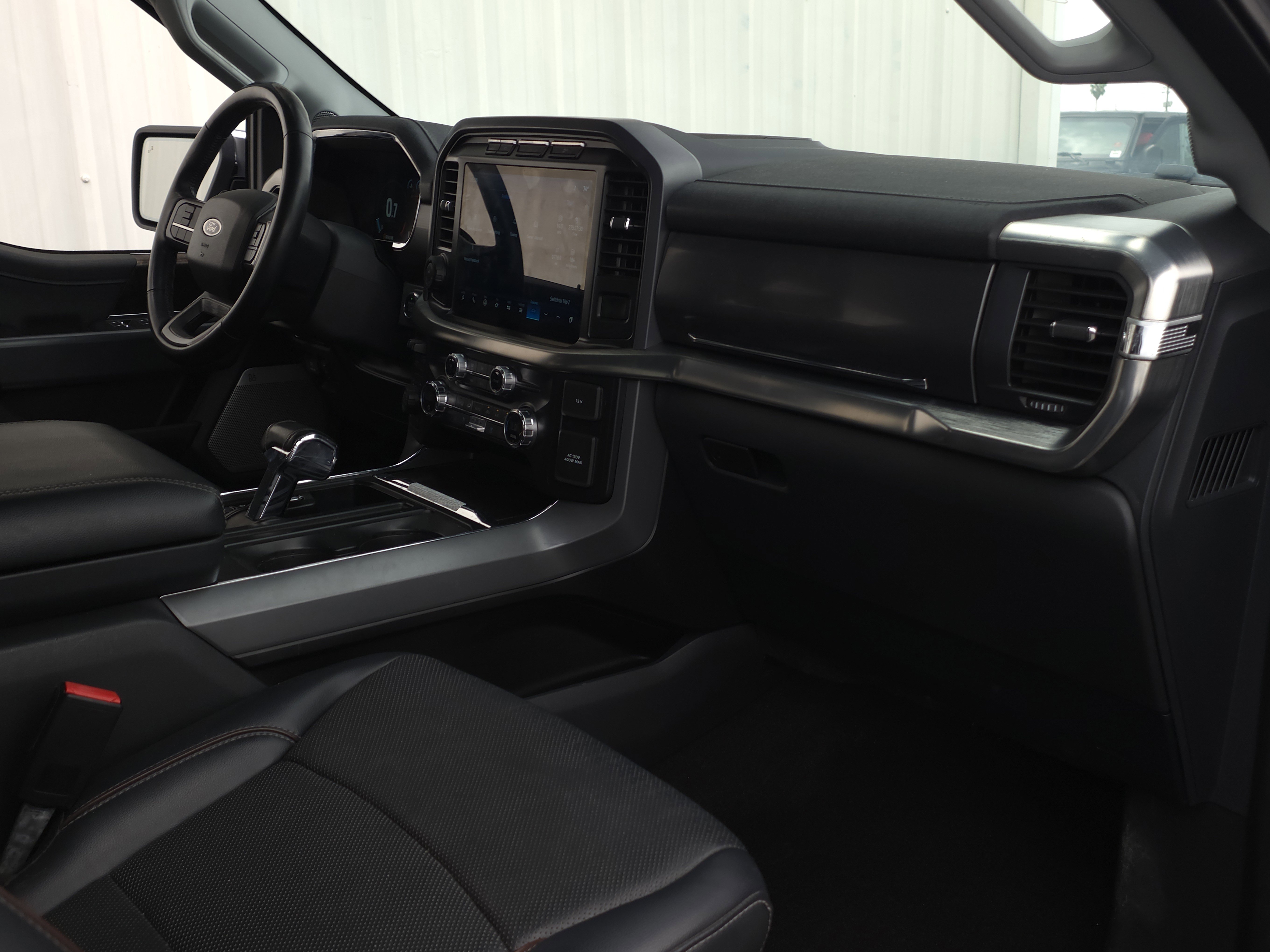 Used 2021 Ford F150 Lariat image 32