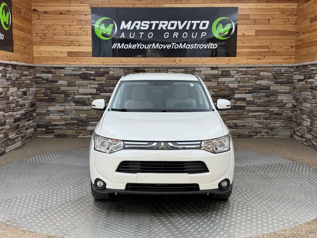 Used 2014 Mitsubishi Outlander GT AWD/4WD image 3