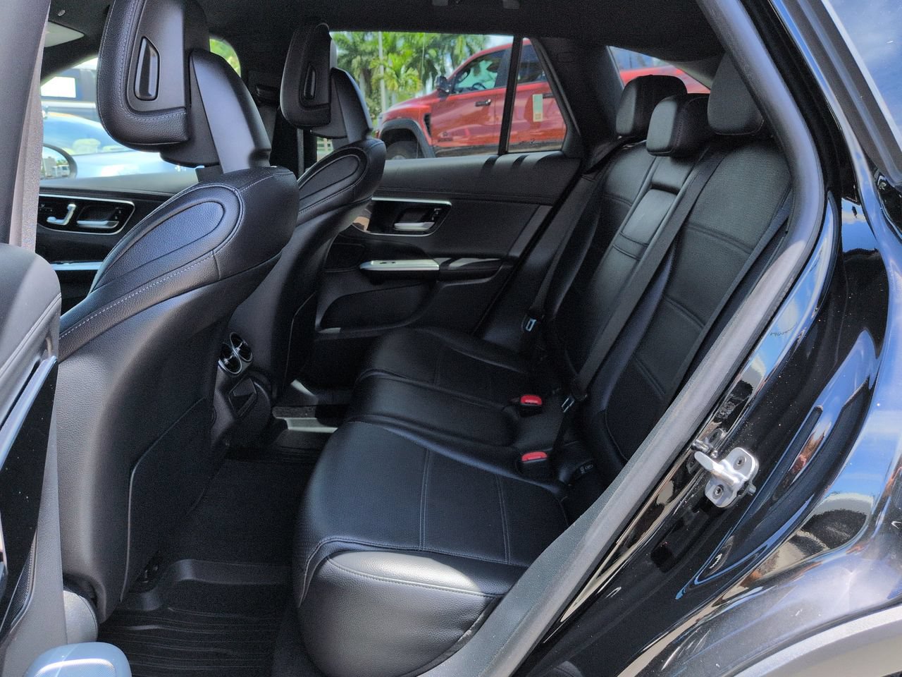 Used 2024 Mercedes-Benz GLC 300 image 14