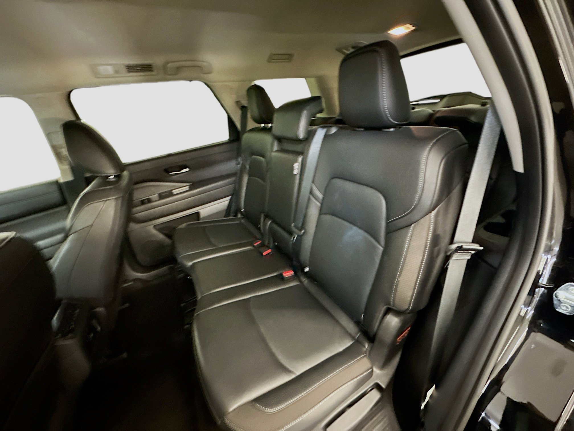 Used 2025 Nissan Pathfinder SL image 29