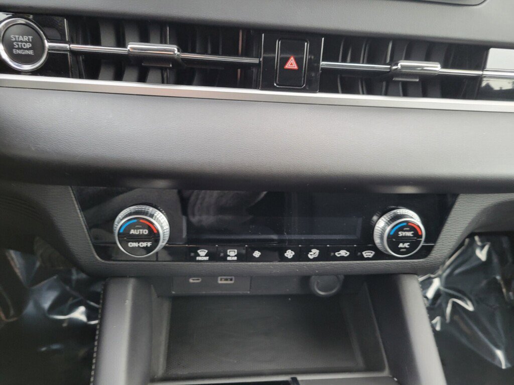 Used 2022 Mitsubishi Outlander ES image 19