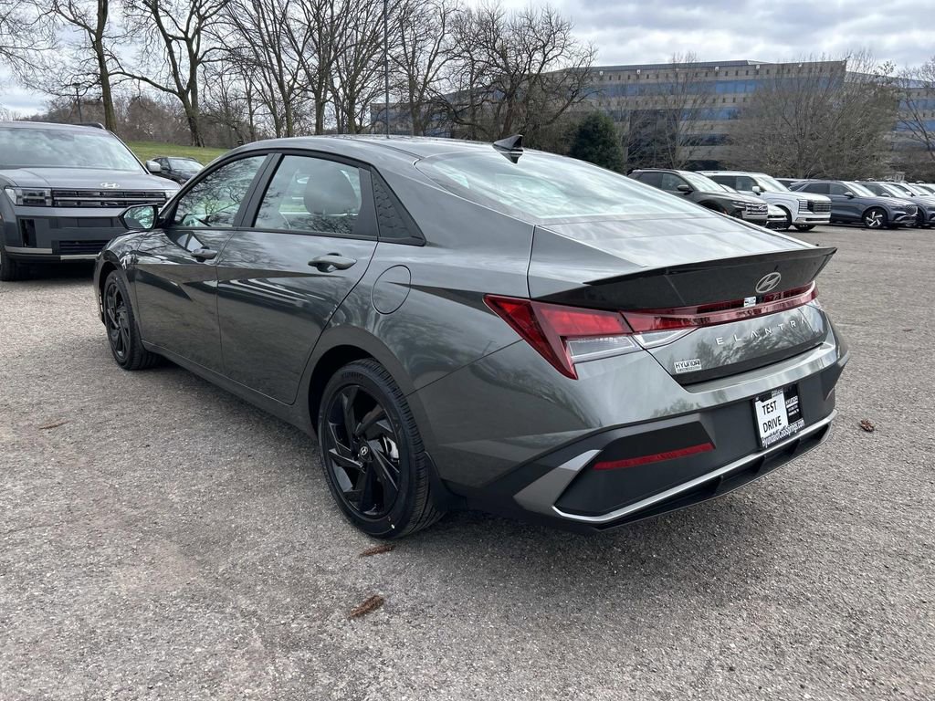 New 2026 Hyundai Elantra Sport image 5